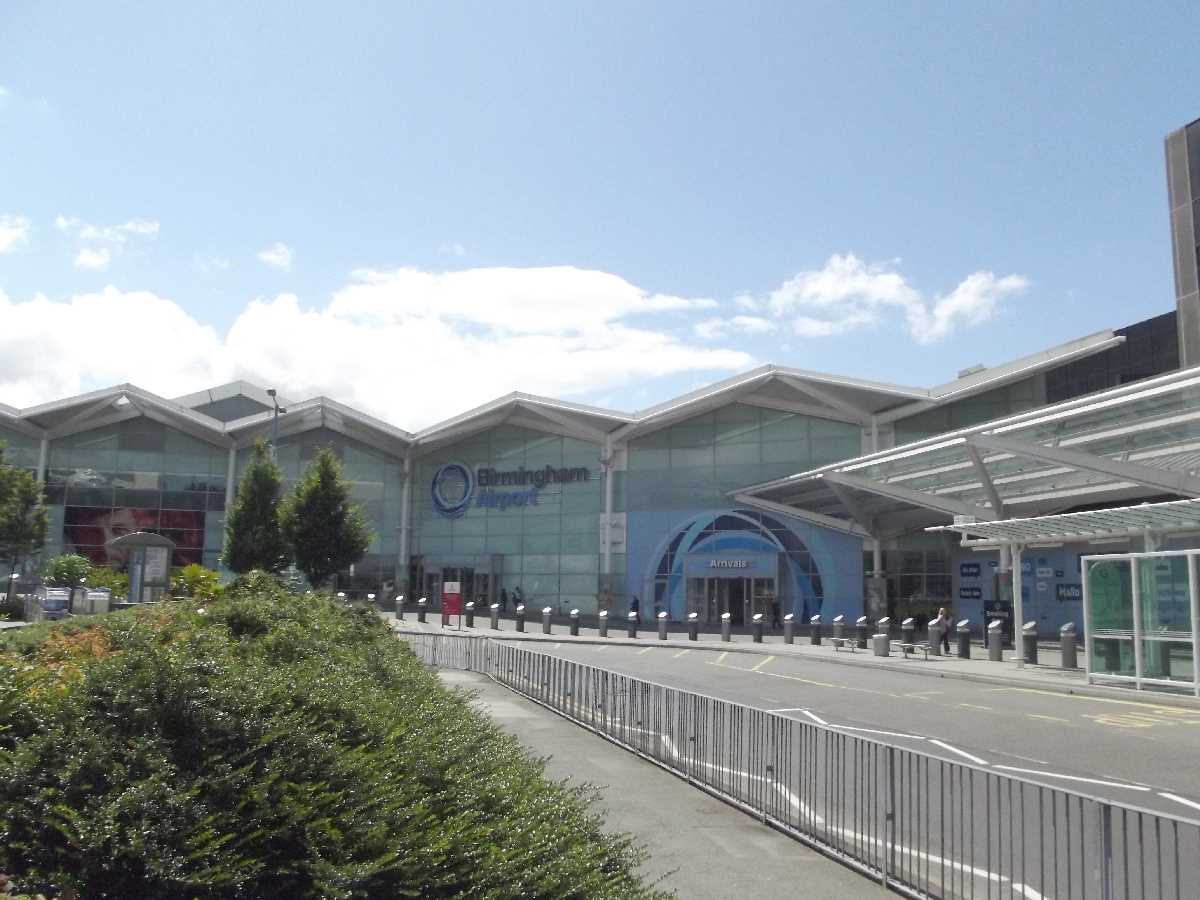 Birmingham Airport Arrivals and departures